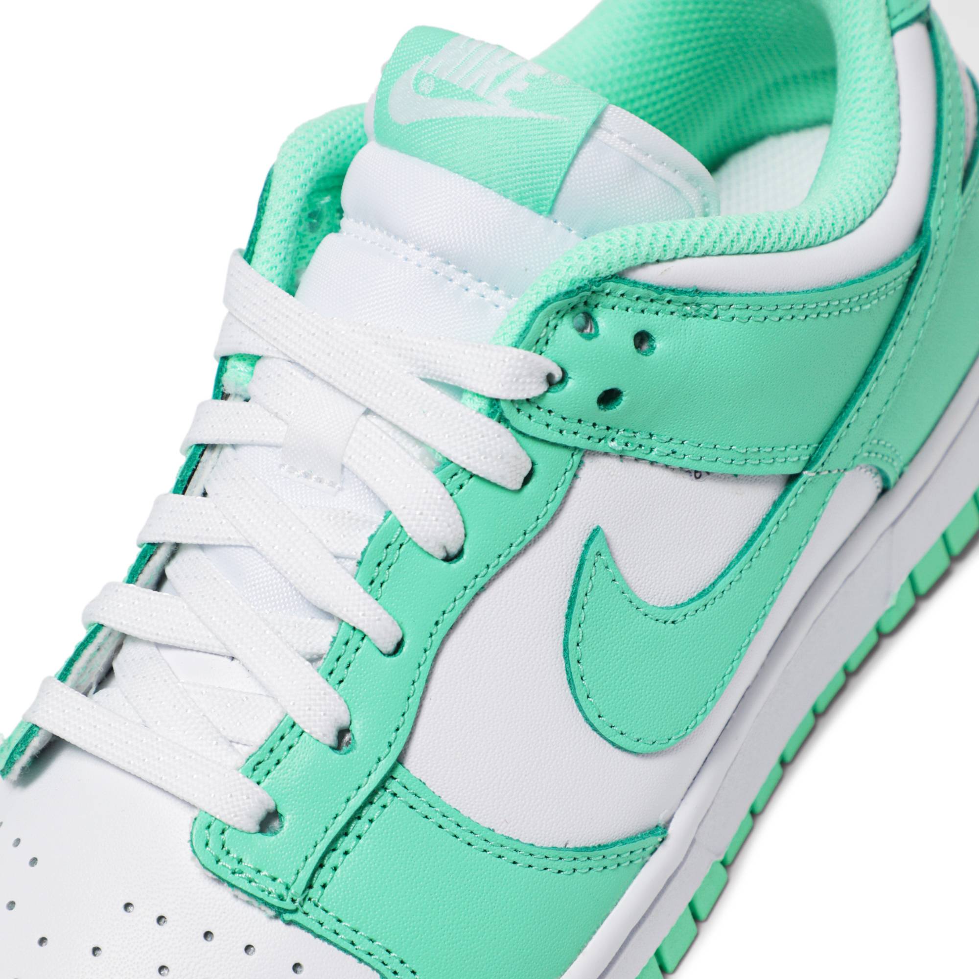 NIKE DUNK LOW ‘GREEN GLOW’